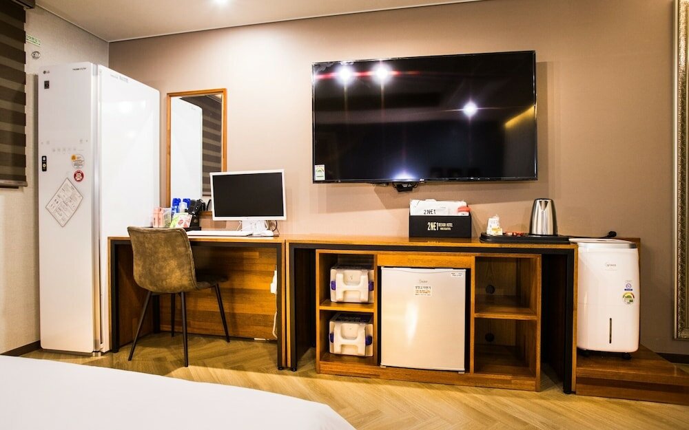 Фото Design Hotel 2ne1 Jukdo Market Pohang