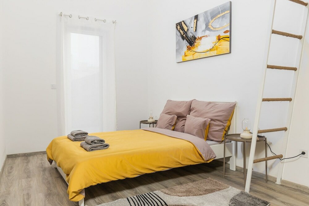 Фото Venus Apartments - Westside Residence