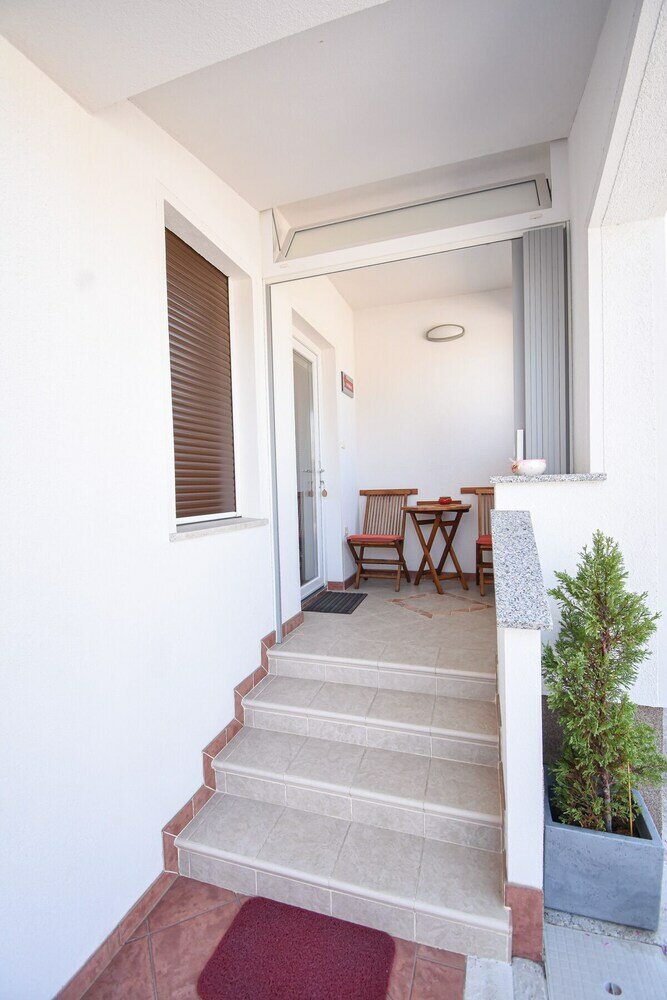 Фото Apartmaji Sobe Zvezda