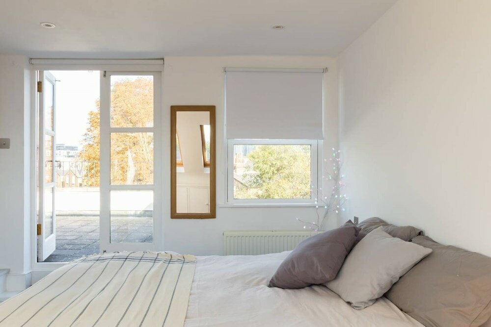 Фото Fabulous 4 Bed House With Garden in Fulham