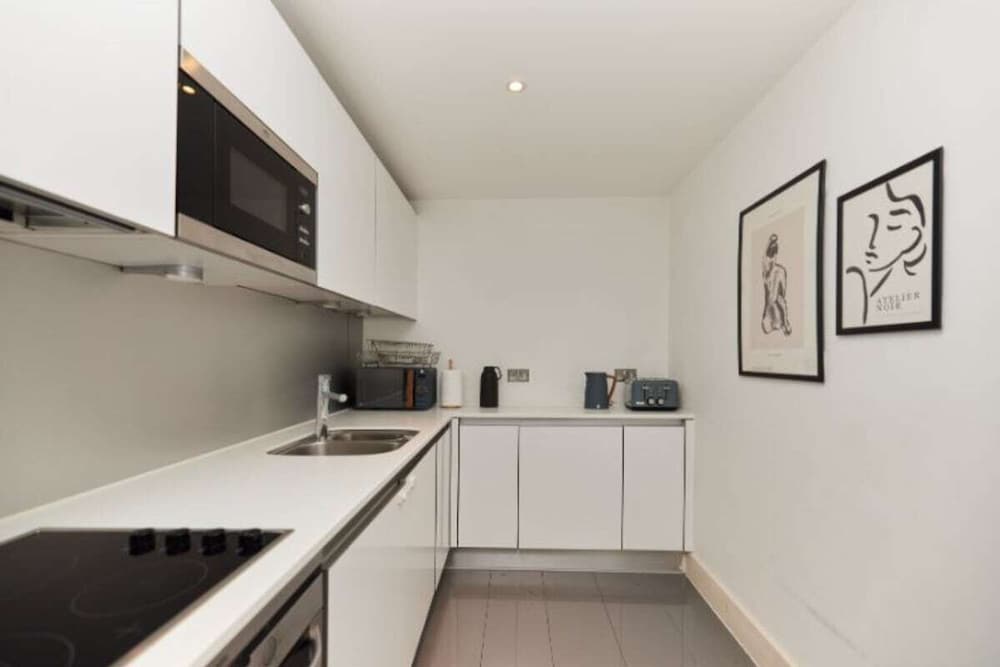 Фото The Graham Park Hideout - Breathtaking 2bdr Flat With Balcony