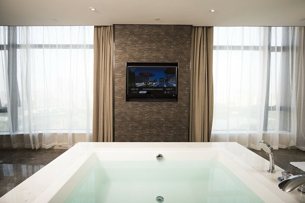 Фото Foshan Virtuous World Hotel