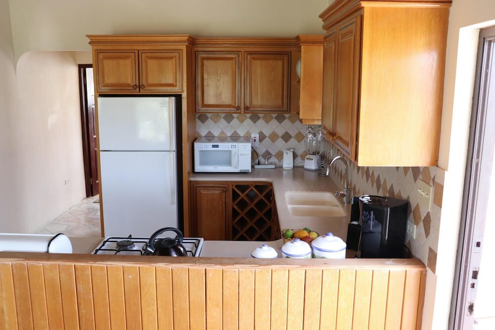 Фото Hibiscus 3-bed Suite at Sungold House Barbados