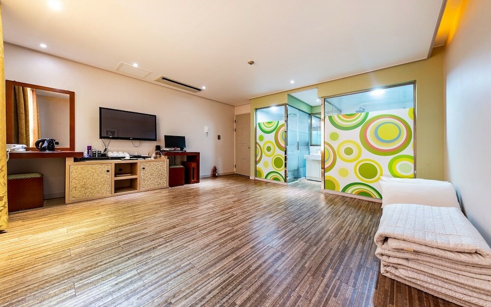 Фото Yeosu Hotel Provence