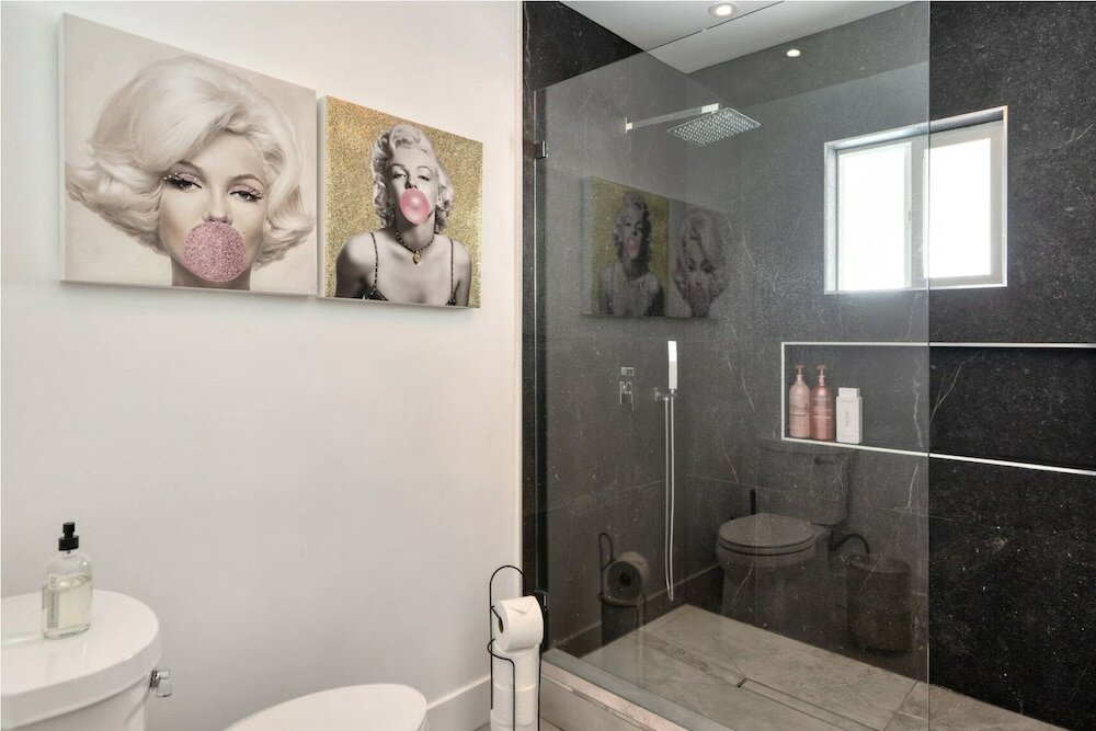 Фото Side by Side Lux Homes