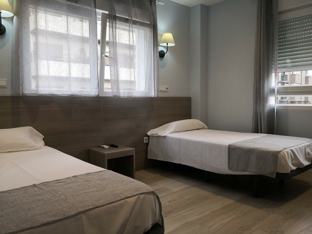 Фото Hostal Golden Alcalá