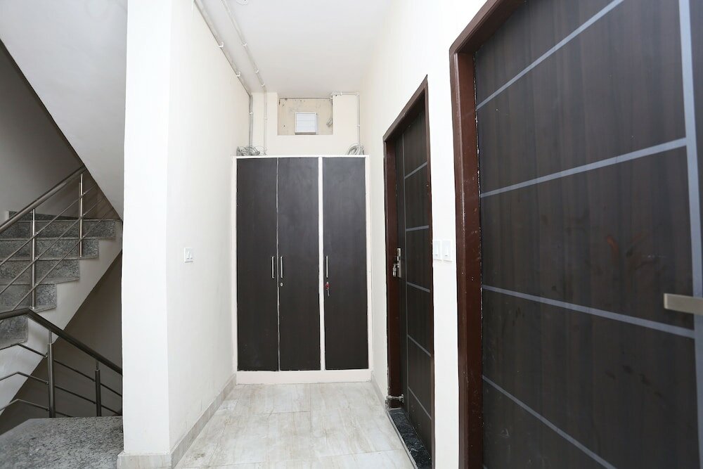 Фото Oyo 28670 Hotel Dev Palace