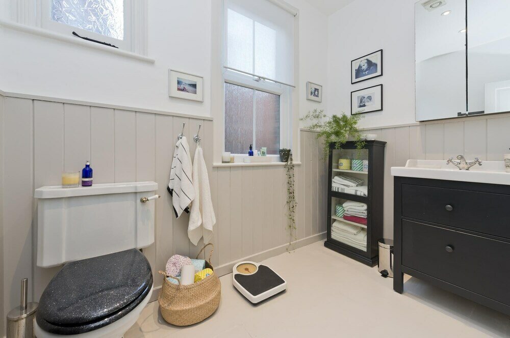 Фото Interior Designed House With Garden in North West London by Underthedoormat