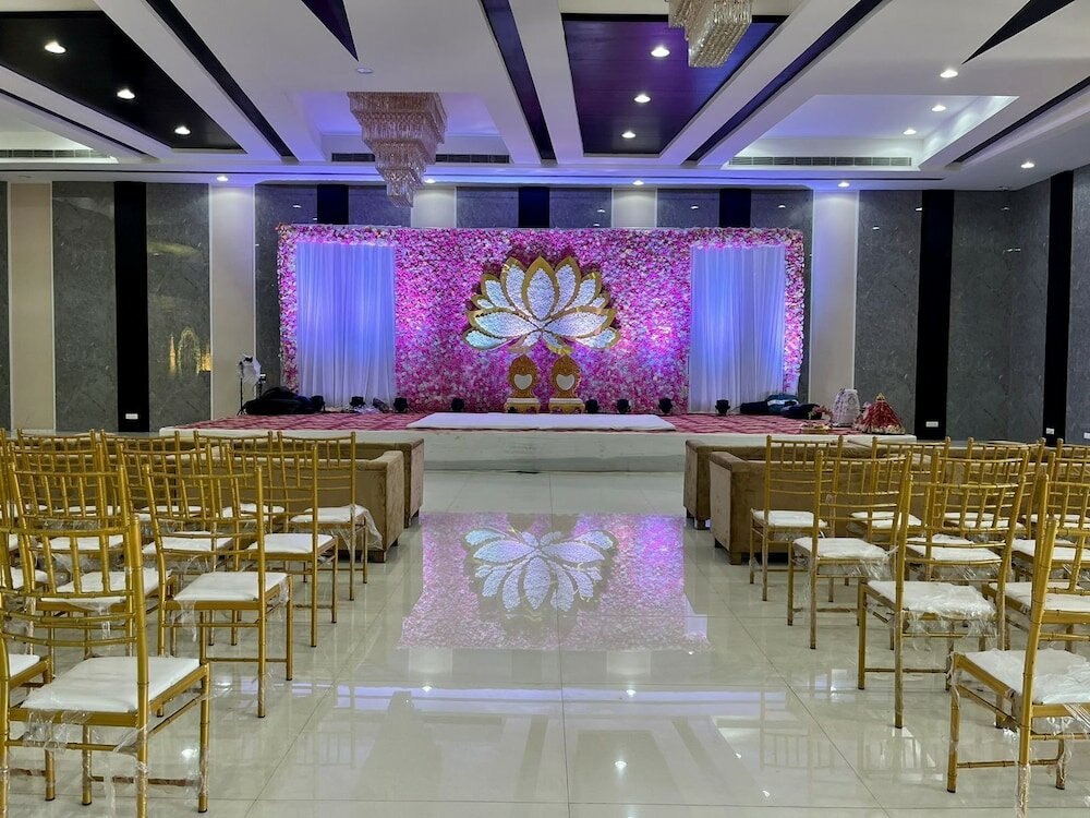 Фото Ratnapriya hotel and resort