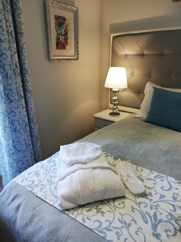 Фото Village Knights B&b