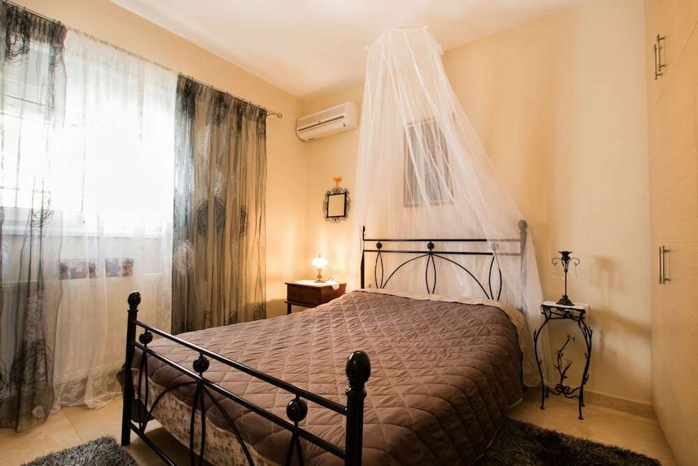 Фото 2Floor Apartment