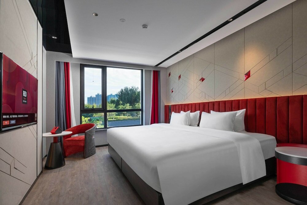 Фото Radisson Red Beijing Universal Resort