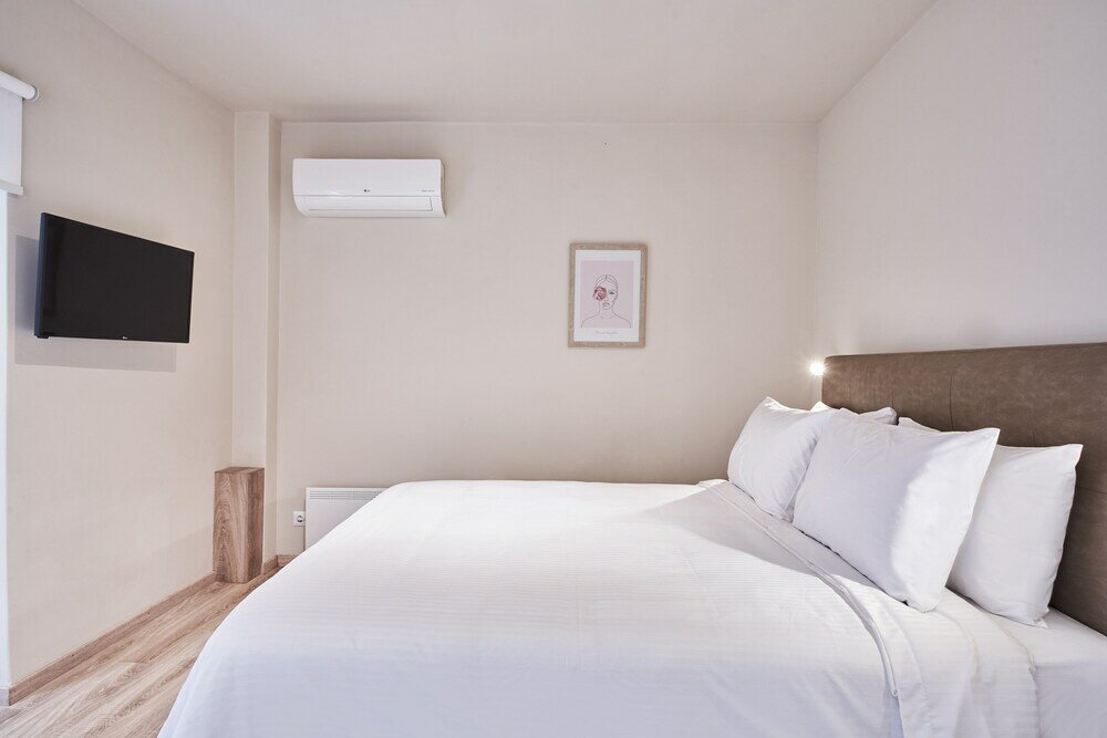 Фото Charitos II Chic n modern 2bd Apt