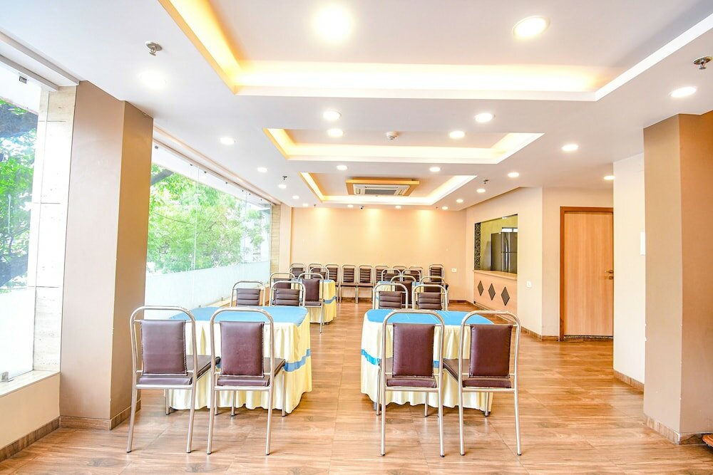 Фото Fabhotel Stay Inn International