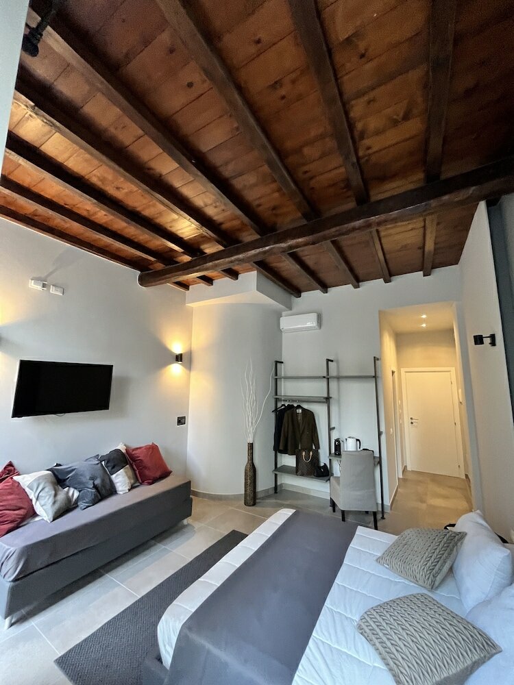 Фото Soha Piazza di Spagna Boutique