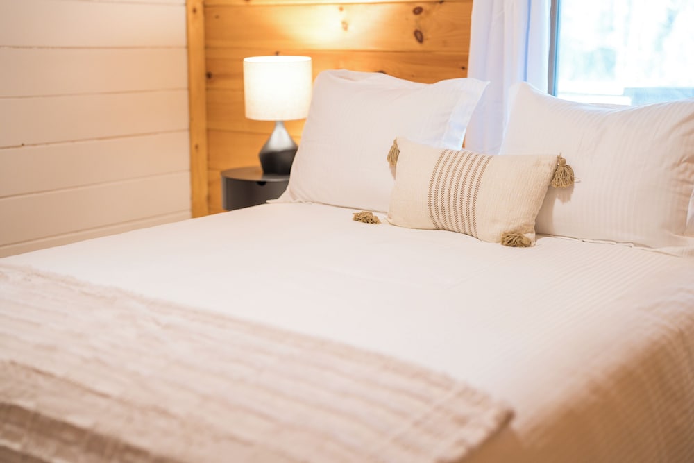 Фото Red Feather Cabins 103