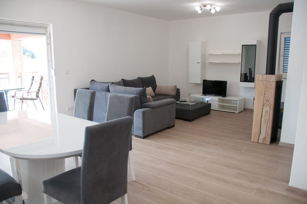 Фото Hvar-Holiday Apartments