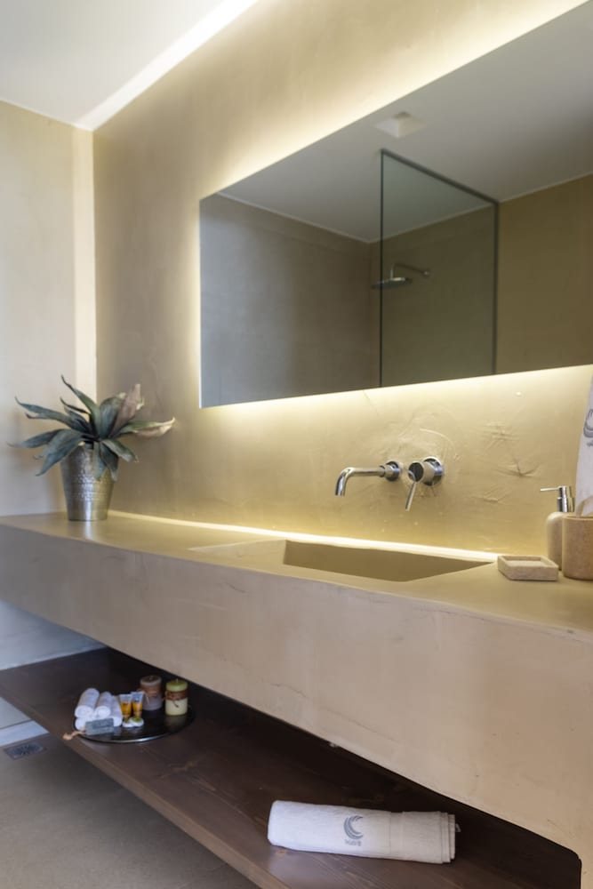 Фото Wave Suite by the Sea