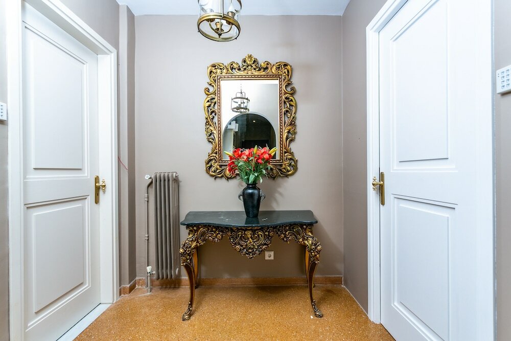 Фото Acropolis Urban Apartments