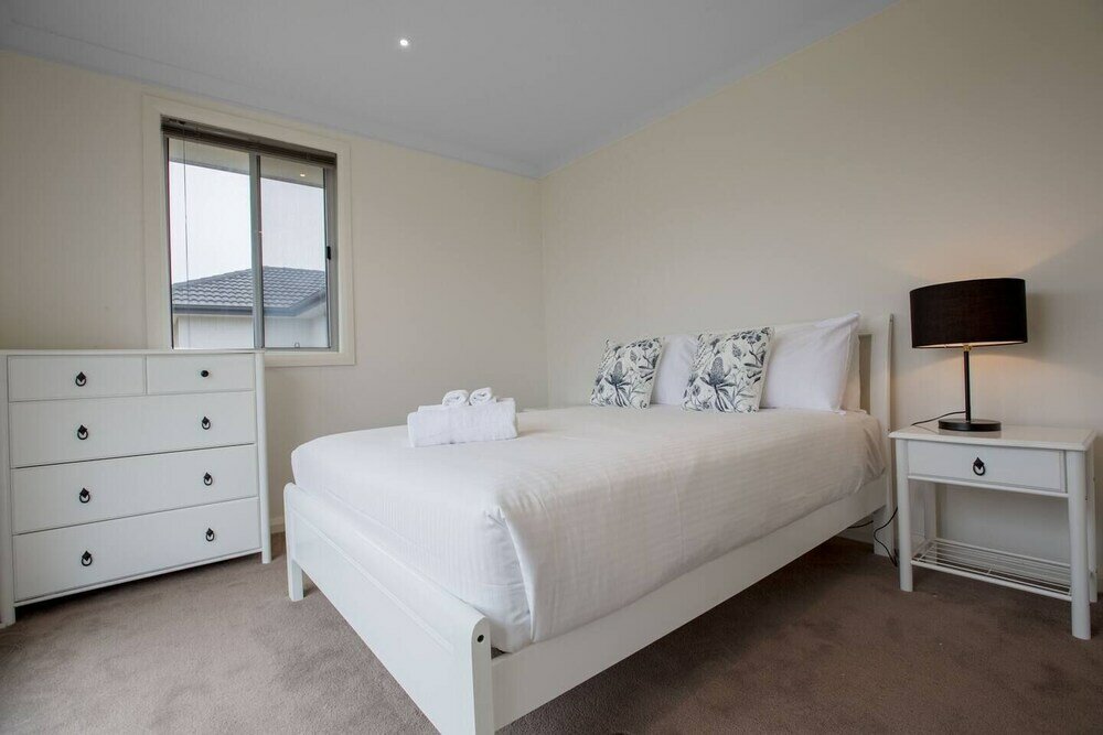 Фото Superb Luxe 5br House@point Cook Near Lake