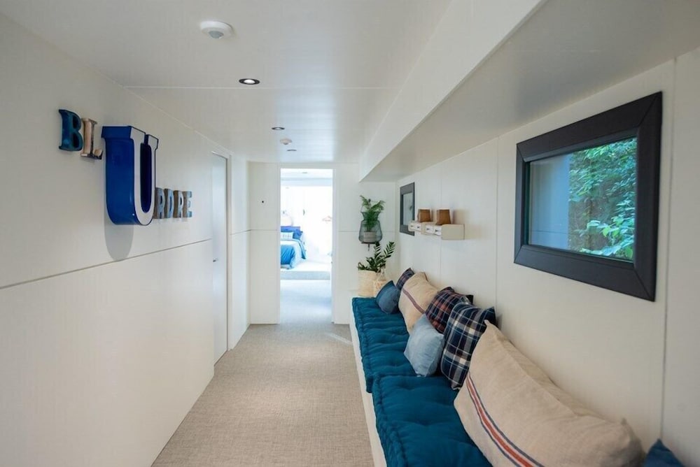 Фото Péniche Carpe Diem La Rivière House