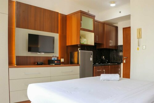 Гостиница Comfort And Minimalist 2Br At Maple Park Sunter Apartment в Джакарте