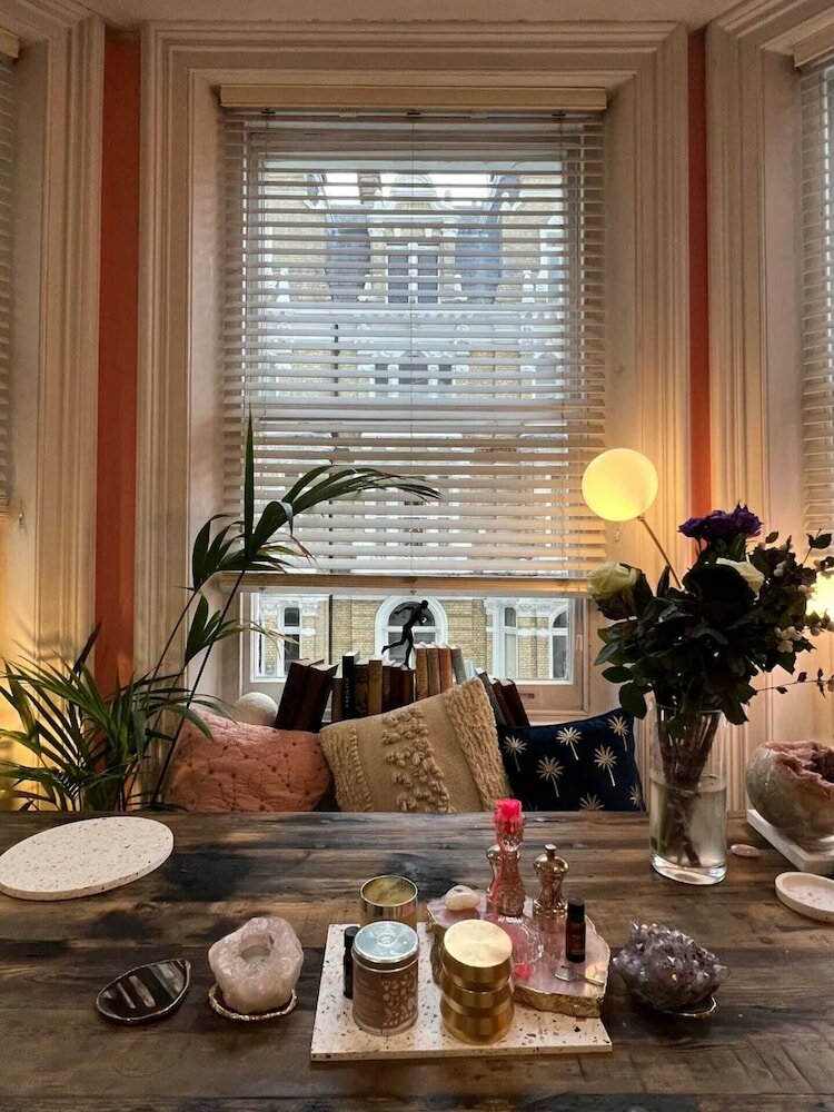 Фото Colourful and Stylish 1 Bedroom Flat in Kensington