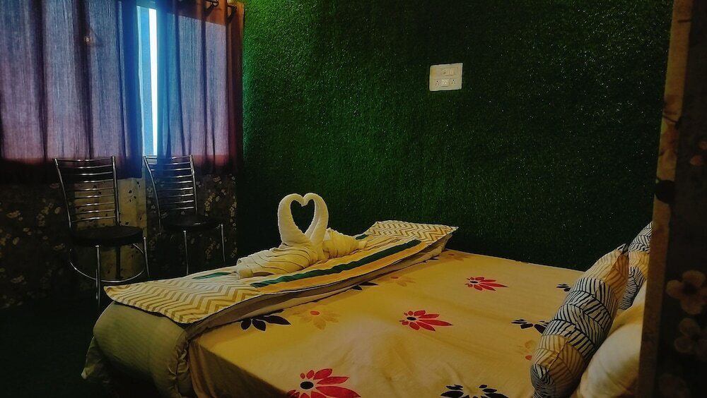 Фото Hotel Nirbana Heights