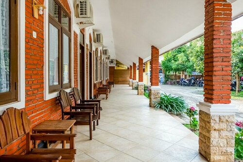 Гостиница RedDoorz Syariah near Gor Ken Arok в Маланге