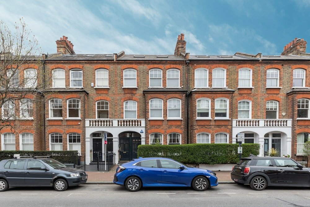 Фото Altido 2 Bed Flat With Garden Next to Battersea Park!