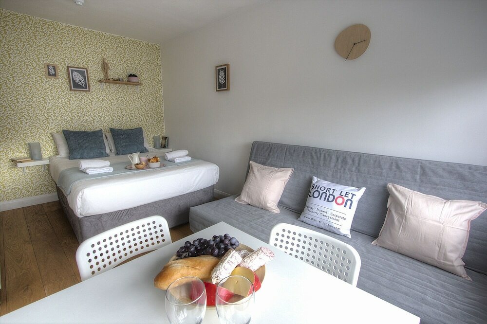 Фото R1 Medium Studio