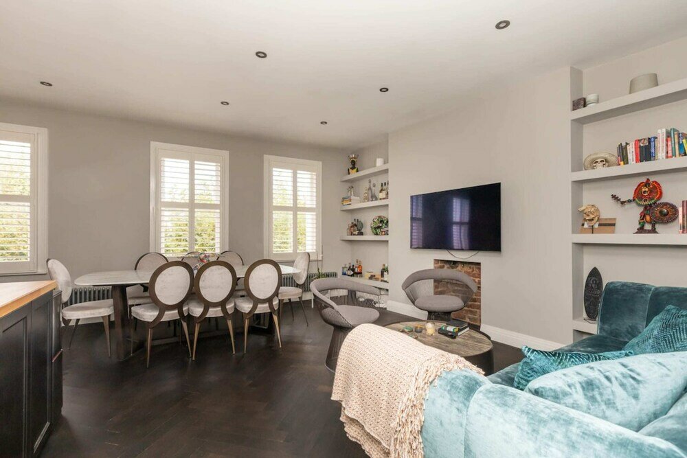 Фото Dazzling Top Floor 1bedroom Flat - Earl's Court!