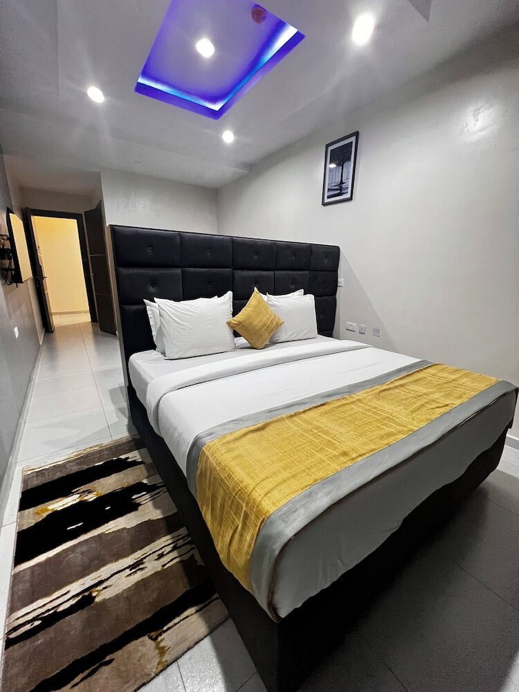 Фото De Rigg Place Victoria Island