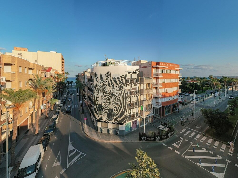 Фото отеля 1