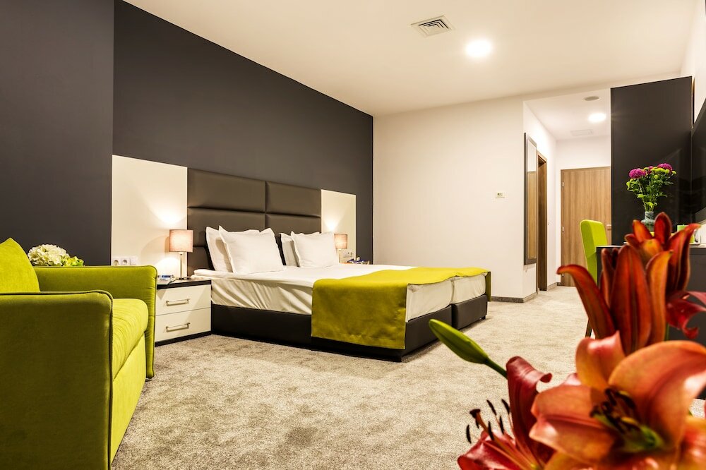 Фото Earth and People SPA Hotel Sofia