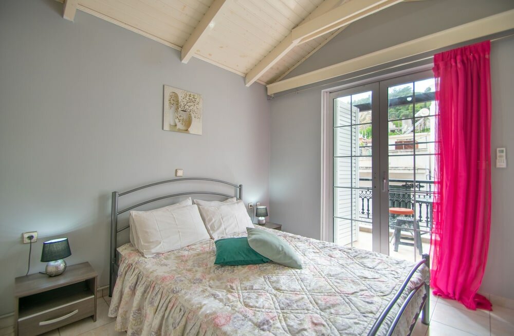 Фото Home Away Junior Suite