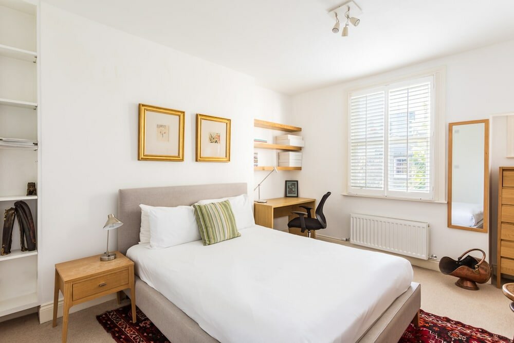 Фото Spacious Apartment Near Portobello Road