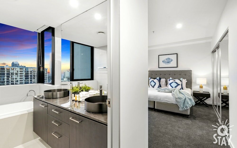 Фото Avalon Apartments - Q Stay