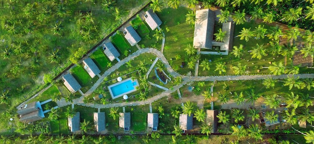 Фото Coco Village Hotel