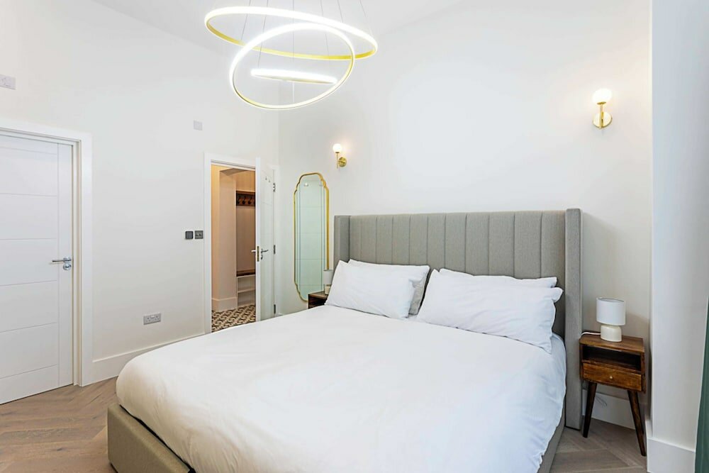 Фото Gorgeous Flat in the Heart of Acton