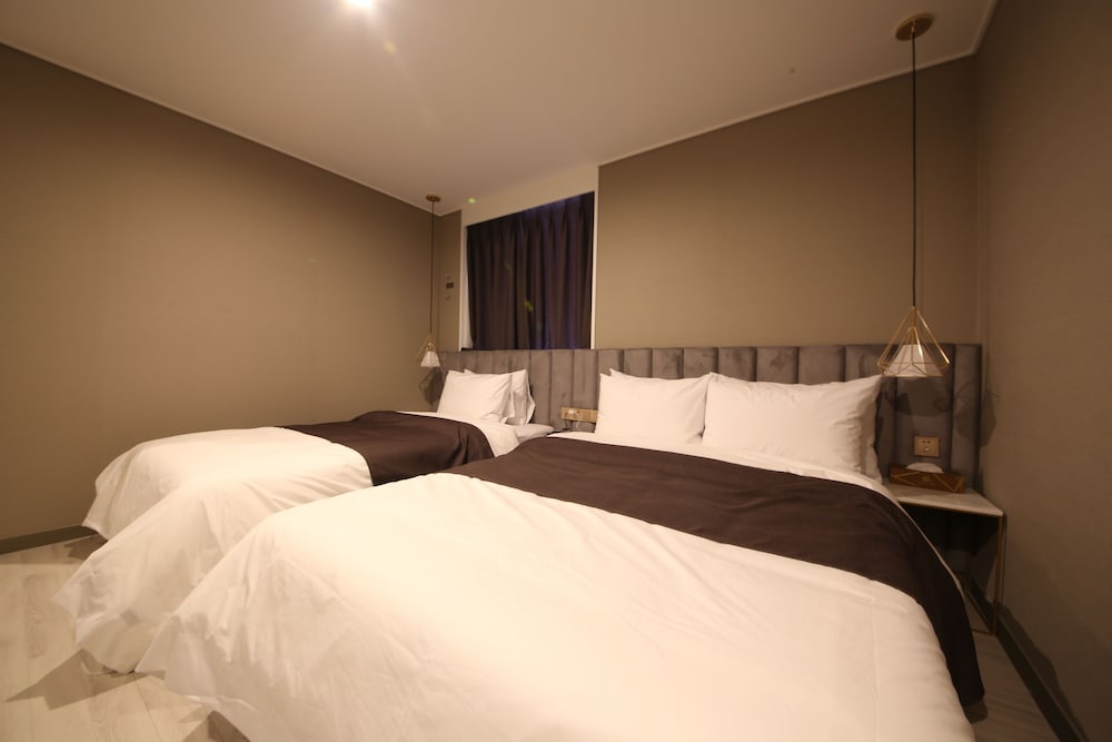 Фото Den Basta Hotel