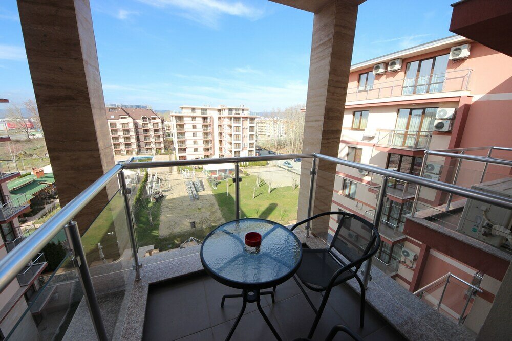 Фото Menada Apartments in Tarsis Nova Complex