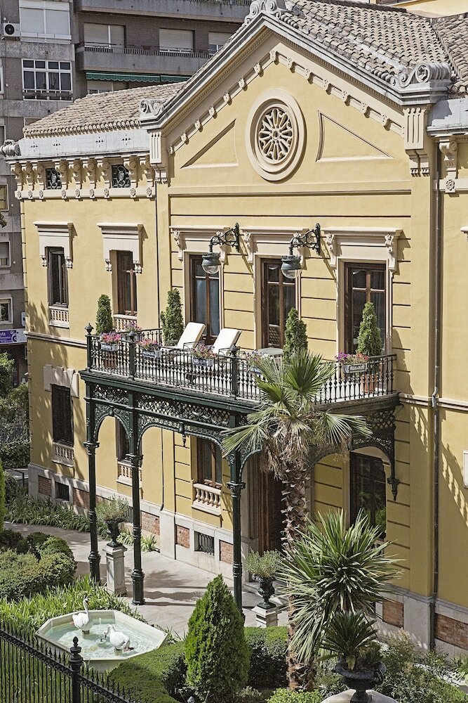 Фото отеля 1