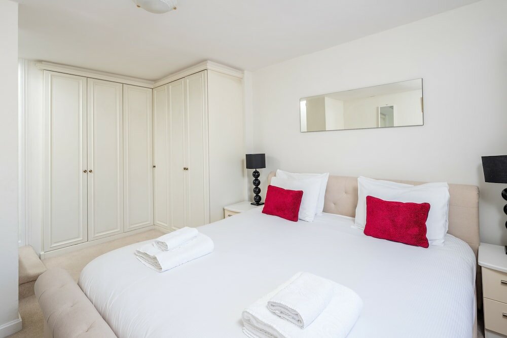 Фото Altido Social Distancing for 4 in Earl's Court