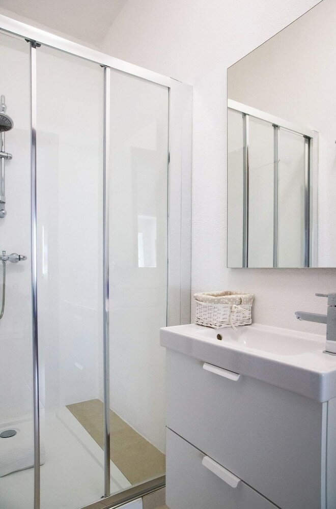 Фото Fig Tree Family House w 4 Bedrooms, Garden & Pool