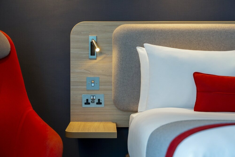 Фото Holiday Inn Express London - Earl's Court