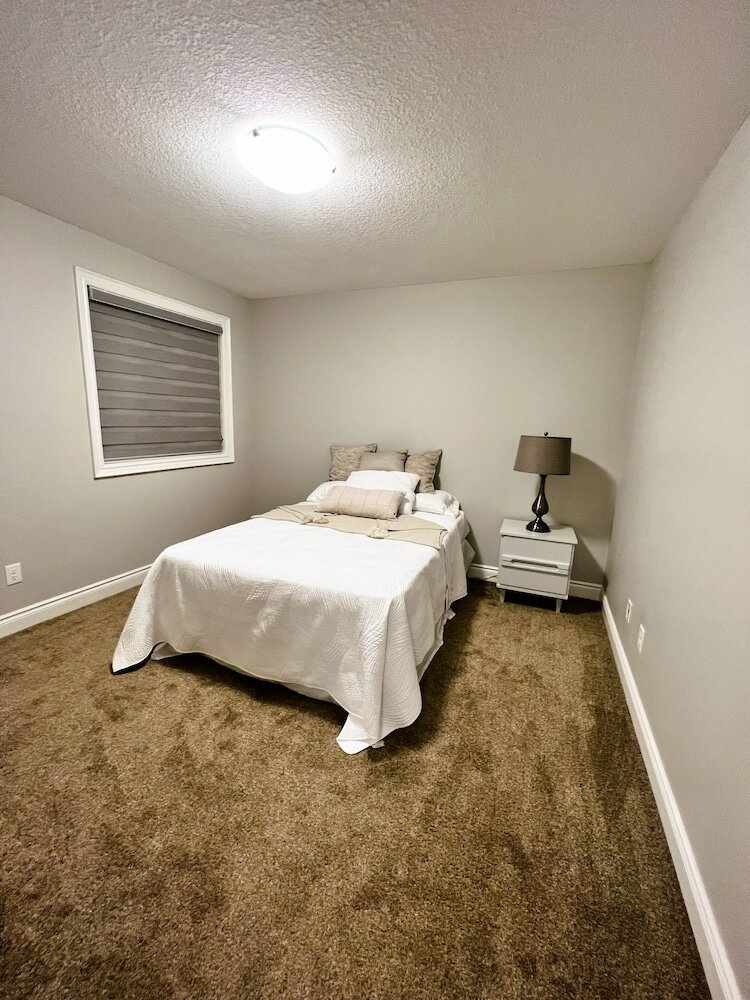 Фото Spacious Private Comfortable Home