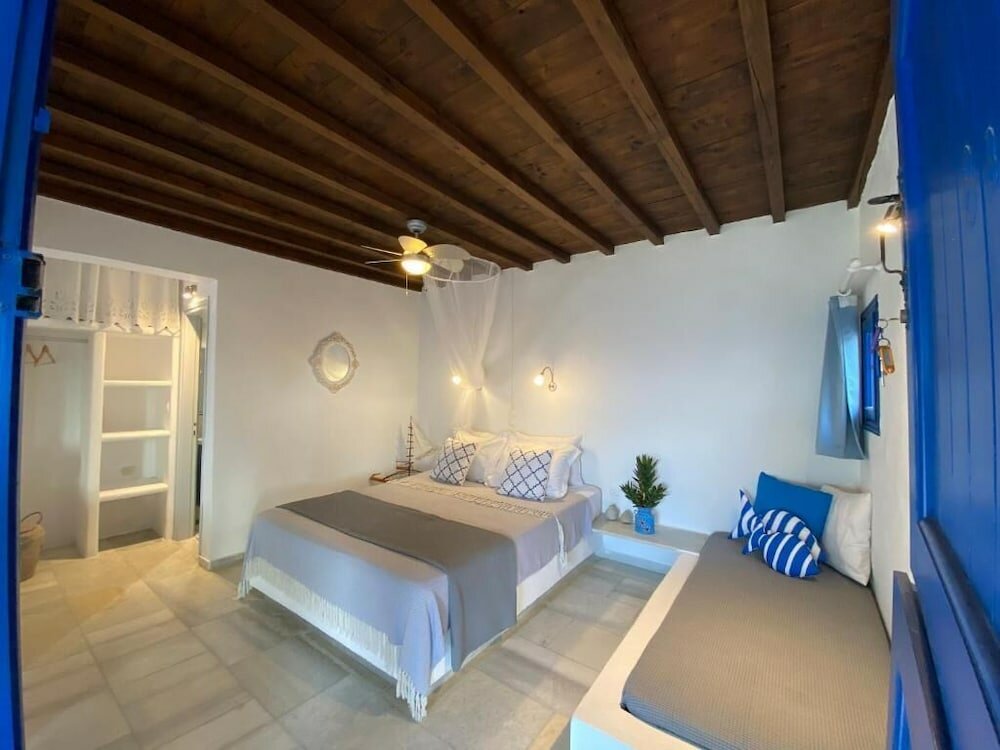 Фото Azure Blue Studios