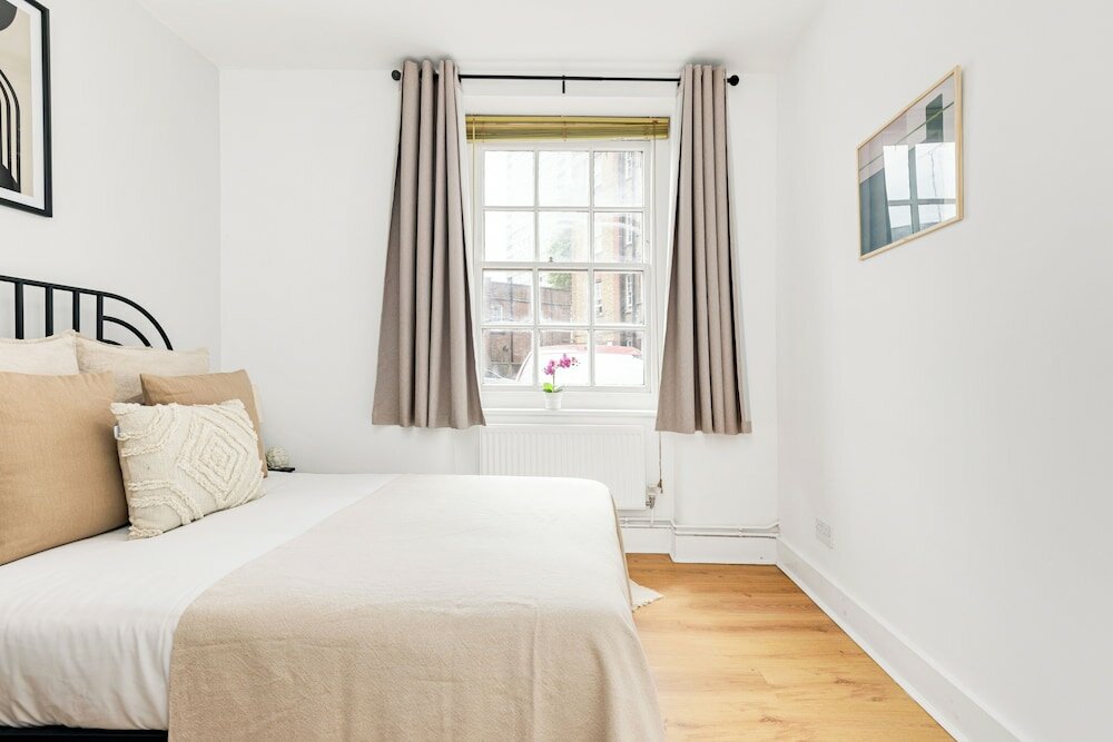 Фото The Bow Road Collection