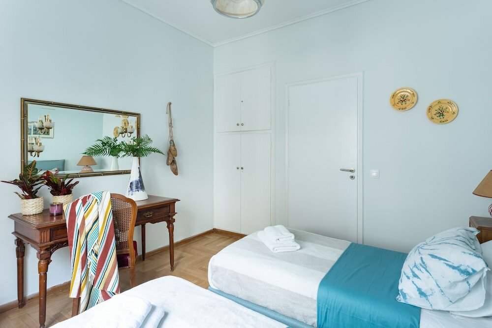 Фото A short walk to Syntagma and Plaka